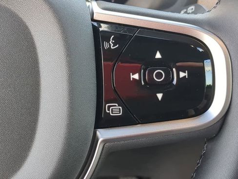 New 2026 Volvo XC90 T8 Plus w/ Protection Package Premier image 23