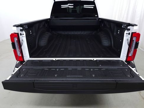 Used 2025 Ford F350 4x4 Crew Cab Super Duty image 9