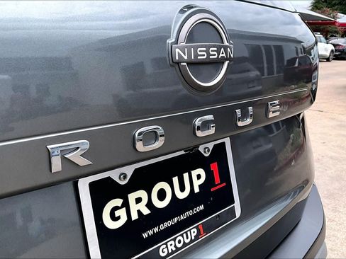 Used 2023 Nissan Rogue S FWD image 10