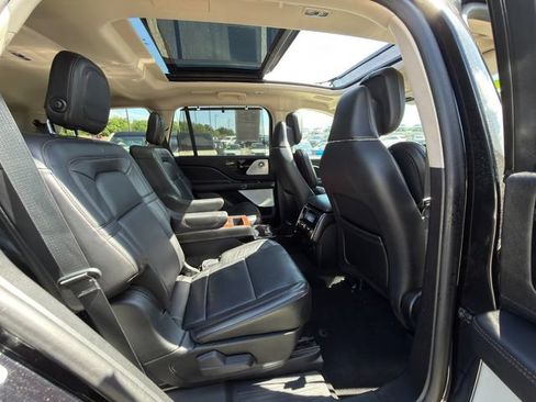 Used 2020 Lincoln Aviator Grand Touring w/ Equipment Group 302A AWD/4WD image 10