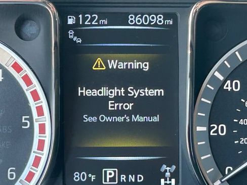 Used 2017 Nissan Titan SL AWD/4WD image 24