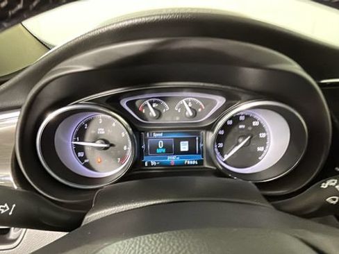 Used 2020 Buick Envision Essence FWD image 18