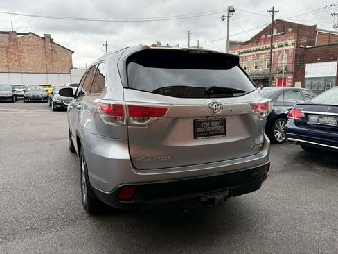 Used 2015 Toyota Highlander XLE AWD/4WD image 4