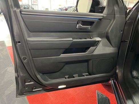 Used 2024 Toyota Tundra Platinum AWD/4WD image 11