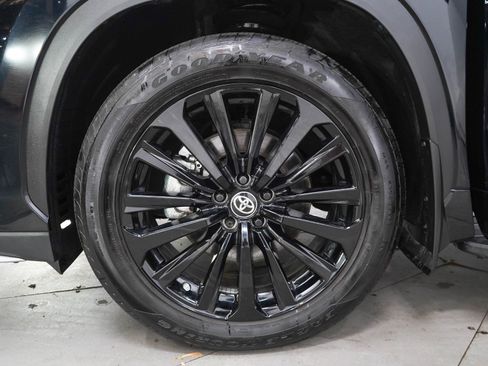 Used 2024 Toyota Highlander XSE AWD/4WD image 32