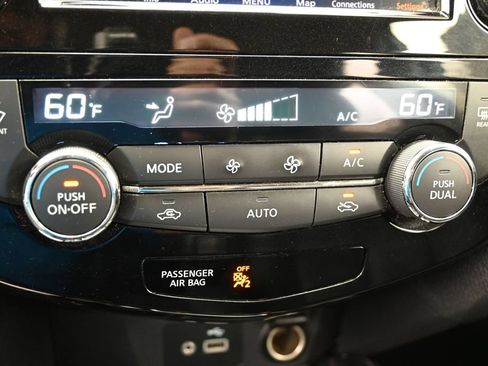 Used 2020 Nissan Rogue SL AWD/4WD image 27