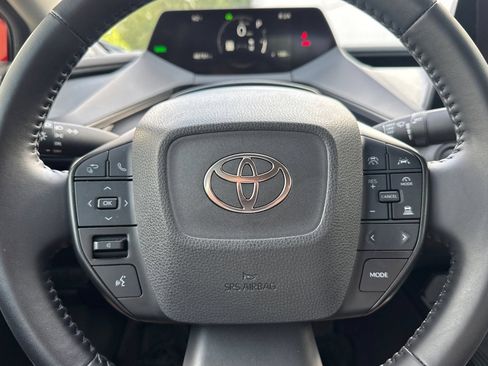 Used 2025 Toyota Prius LE FWD image 36