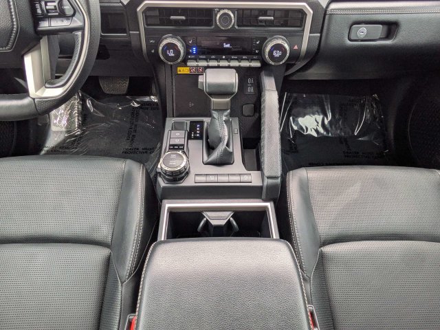 Used 2025 Toyota 4Runner Limited AWD/4WD image 19