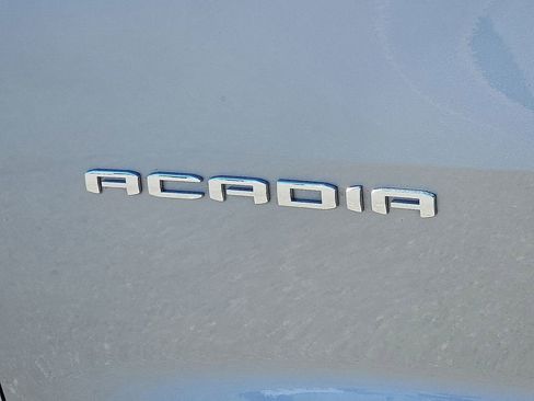 Used 2025 GMC Acadia Elevation image 12