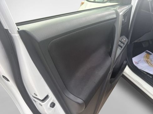 Used 2018 Toyota RAV4 LE w/ Carpet Mat Package AWD/4WD image 14