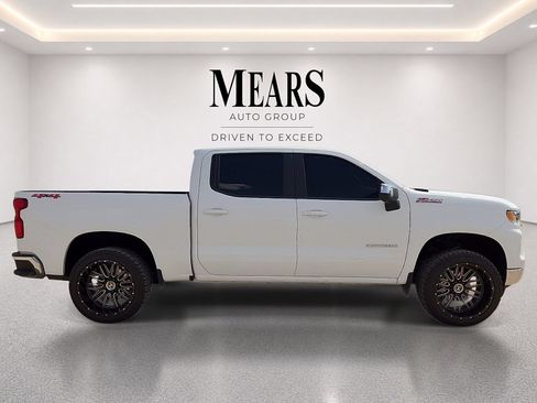 Used 2023 Chevrolet Silverado 1500 LT AWD/4WD image 6