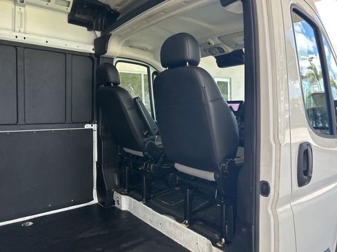 Used 2025 RAM ProMaster 2500 w/ Convenience Group FWD image 28
