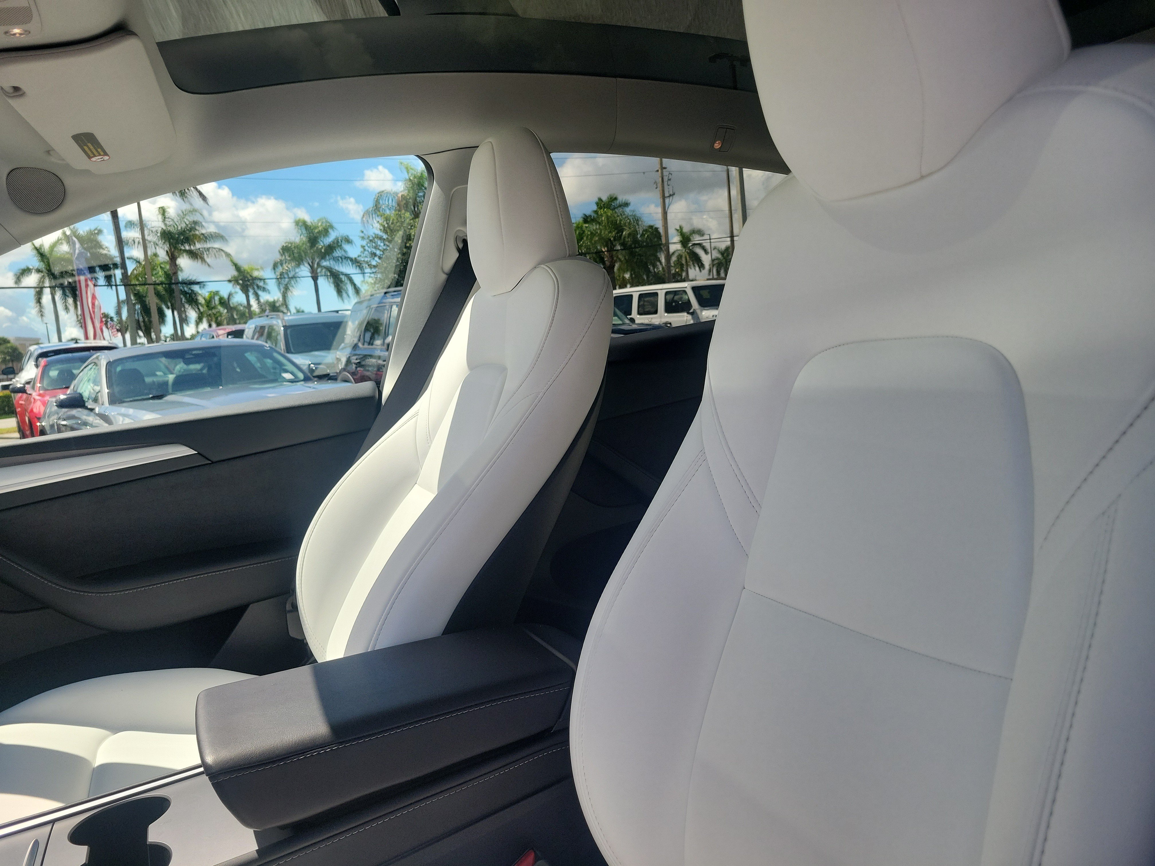 Used 2024 Tesla Model Y Long Range RWD image 13