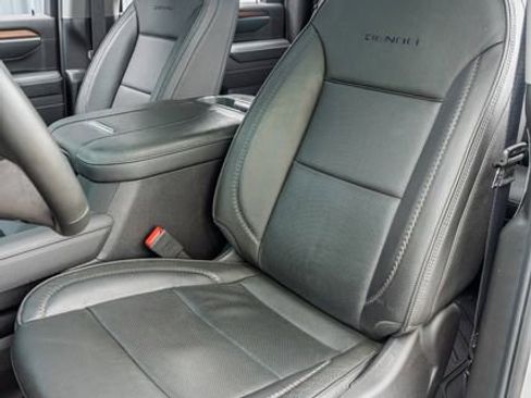 Used 2025 GMC Sierra 2500 Denali w/ Denali Reserve Package AWD/4WD image 19