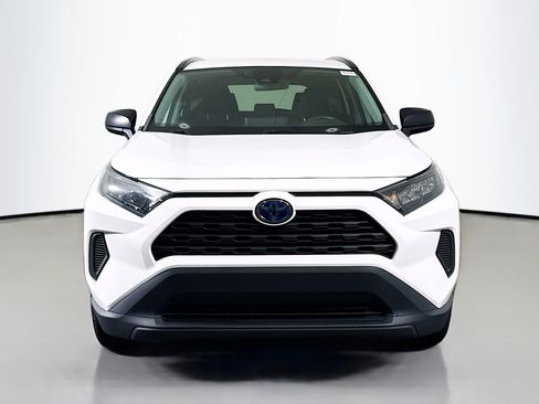 Used 2022 Toyota RAV4 LE image 2
