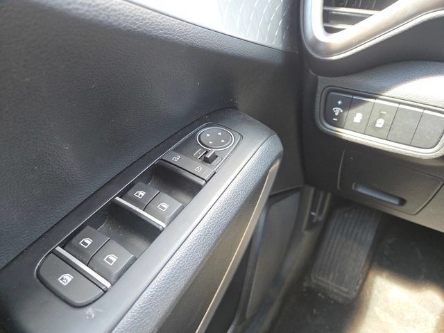 Used 2025 Kia Soul LX w/ LX Technology Package FWD image 18