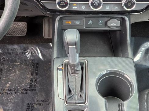 Used 2025 Honda Civic LX image 29