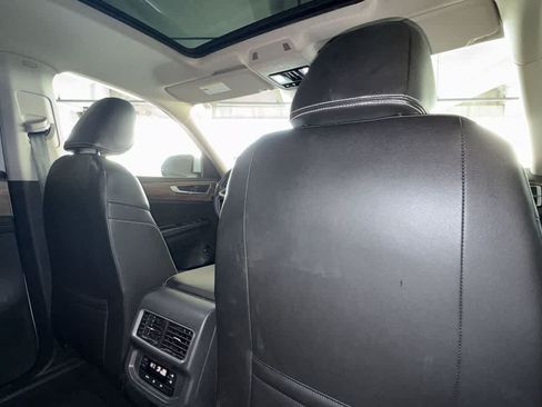 Certified 2024 Volkswagen Atlas SE FWD image 23