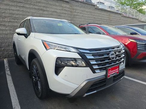 Certified 2025 Nissan Rogue SL w/ Tech Package image 3