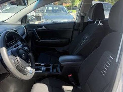 Used 2018 Kia Sportage LX FWD image 12
