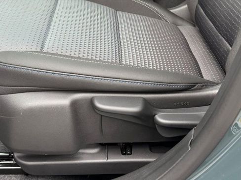 Used 2025 Chevrolet Trax LT w/ Driver Confidence Package image 18