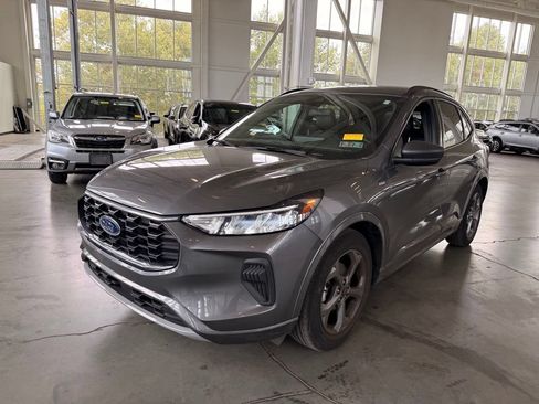 Used 2023 Ford Escape ST-Line w/ Tech Pack #1 FWD image 7