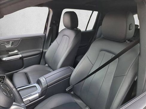 Used 2025 Mercedes-Benz GLB 250 image 13