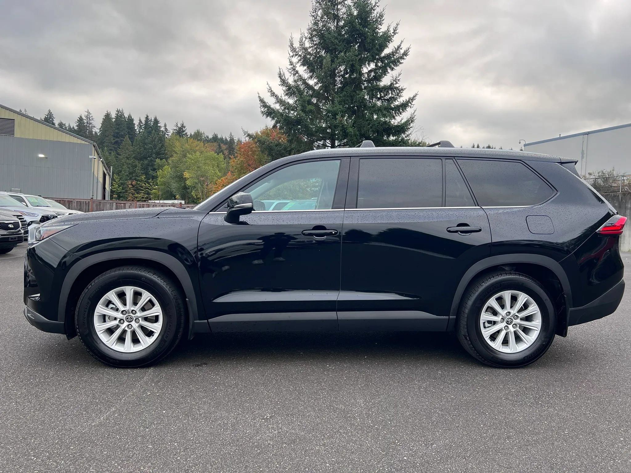 Used 2024 Toyota Grand Highlander AWD Hybrid image 4