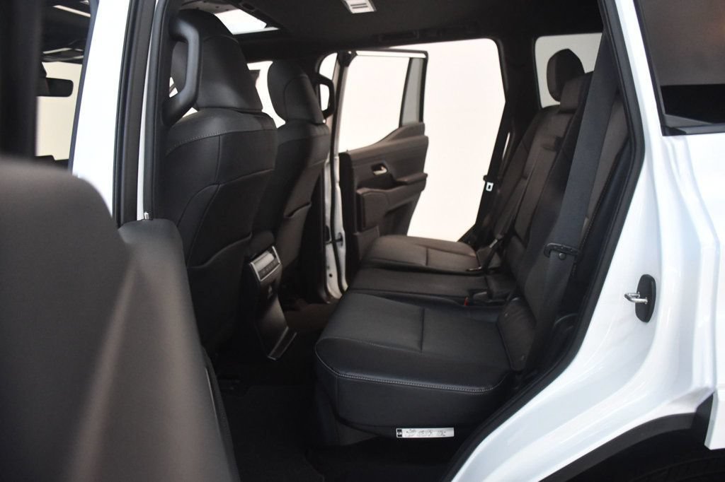 Used 2024 Lexus GX 550 w/ Cold Area Package AWD/4WD image 33