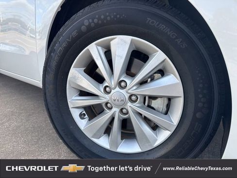 Used 2018 Kia Sedona L image 30
