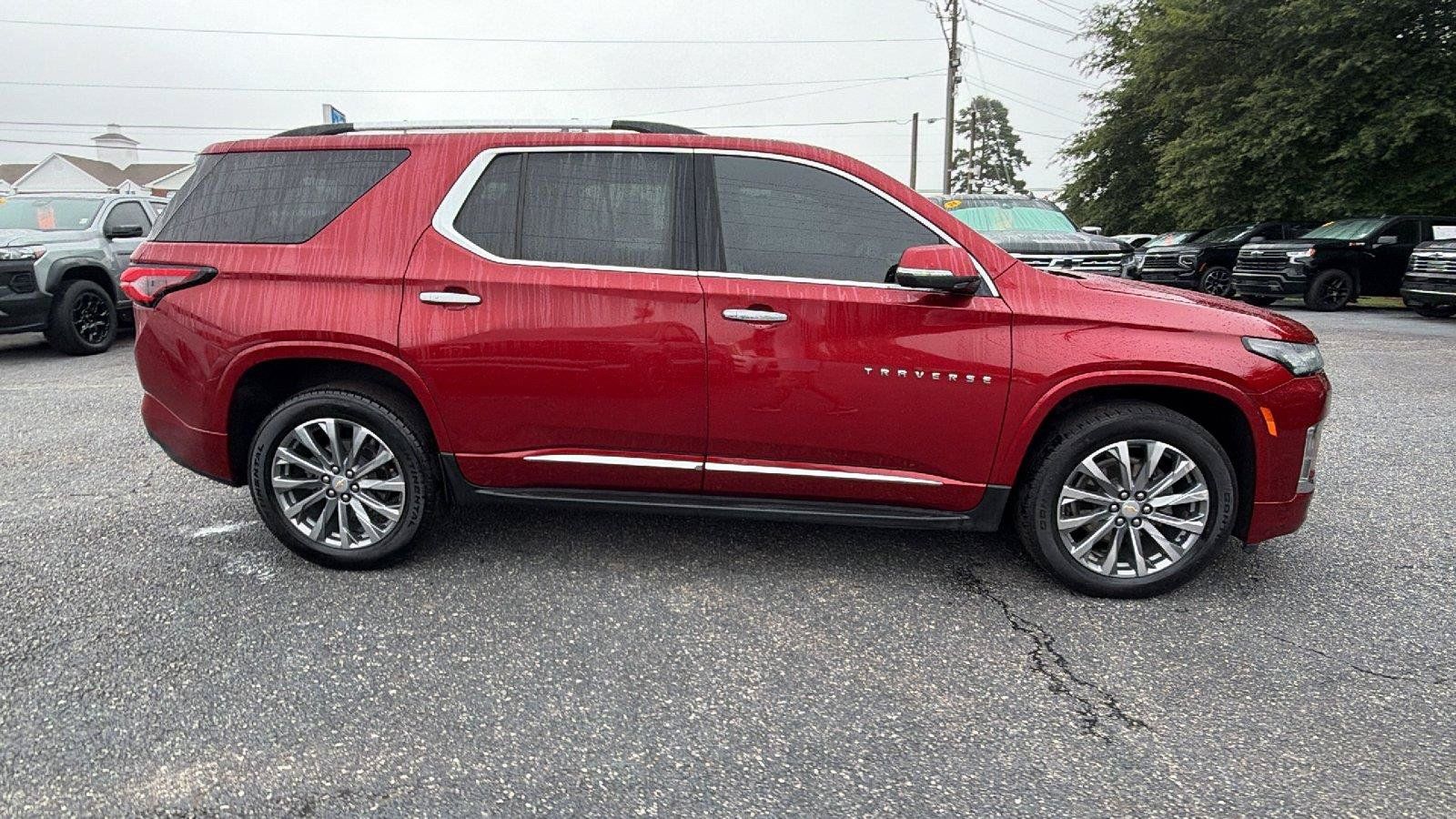 Used 2023 Chevrolet Traverse Premier FWD image 8