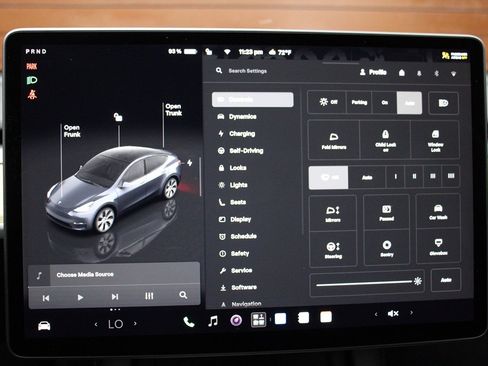 Used 2023 Tesla Model Y Long Range AWD/4WD image 21
