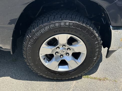 Used 2019 RAM 1500 Big Horn AWD/4WD image 19