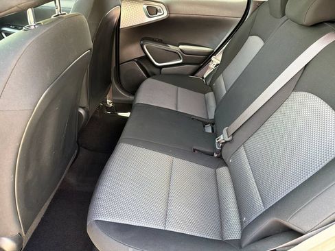 Used 2025 Kia Soul LX w/ LX Technology Package FWD image 20
