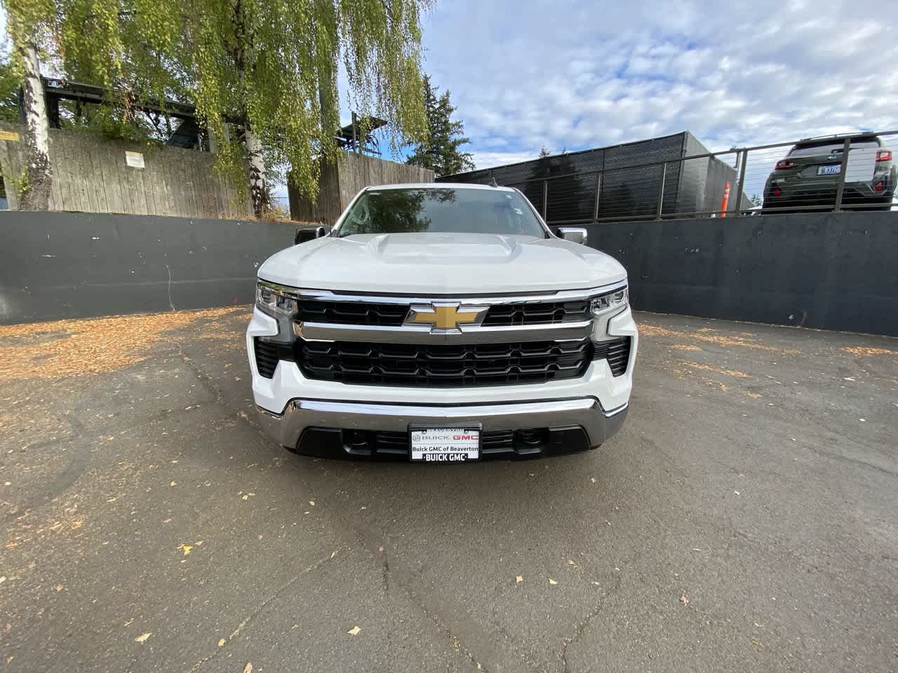 Used 2023 Chevrolet Silverado 1500 LT AWD/4WD image 9