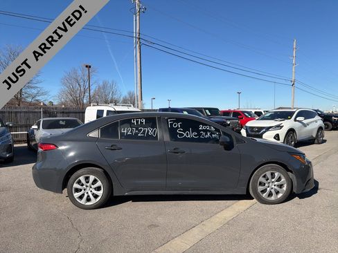 Used 2023 Toyota Corolla LE image 4