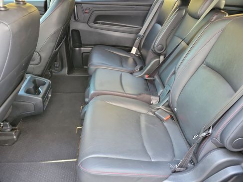 Used 2023 Honda Odyssey Sport image 12
