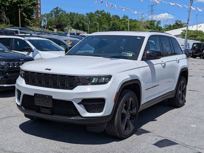 Used 2023 Jeep Grand Cherokee Altitude