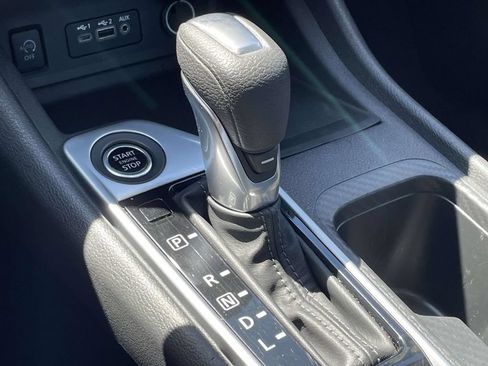 Used 2024 Nissan Sentra SV FWD image 37