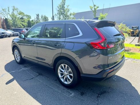 Used 2024 Honda CR-V EX image 3