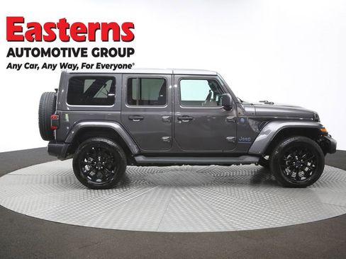 Used 2025 Jeep Wrangler Unlimited Sahara AWD/4WD image 44