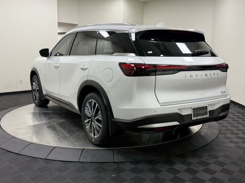 Certified 2027 INFINITI QX60 Luxe w/ Cargo Package FWD image 5