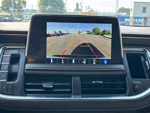 Used 2024 GMC Yukon XL SLT w/ SLT Luxury Package image 68