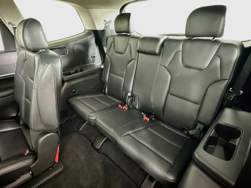 Used 2025 Kia Telluride S FWD image 30