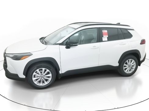 New 2026 Toyota Corolla Cross LE w/ Moonroof Package FWD image 2