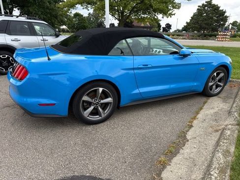Used 2017 Ford Mustang GT Premium w/ Equipment Group 401A RWD image 5