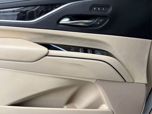 Used 2021 Cadillac Escalade ESV Premium Luxury image 19