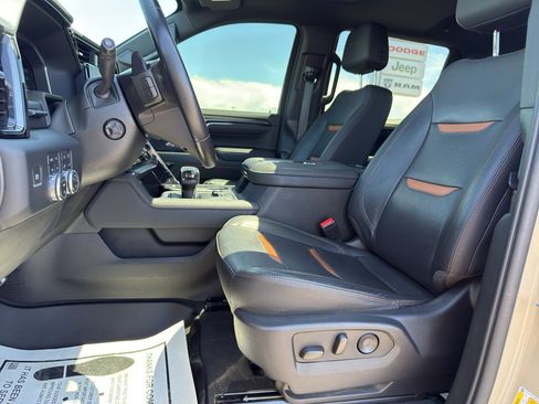 Used 2022 GMC Sierra 1500 AT4 w/ Technology Package AWD/4WD image 10