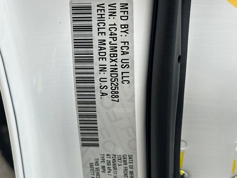 Used 2022 Jeep Cherokee Trailhawk w/ Premium Leather Package image 27