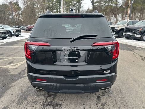 Used 2023 GMC Acadia SLT w/ Elevation Edition image 4